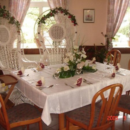 Zeesener Gasthof Hotel Koenigs Wusterhausen ภายนอก รูปภาพ