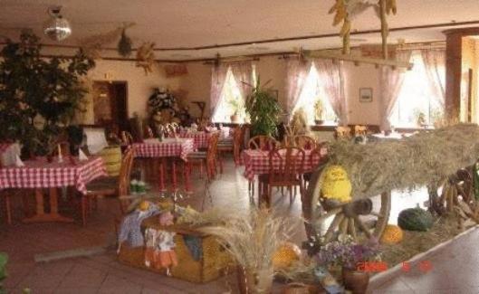 Zeesener Gasthof Hotel Koenigs Wusterhausen ภายนอก รูปภาพ