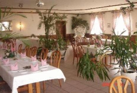 Zeesener Gasthof Hotel Koenigs Wusterhausen ภายนอก รูปภาพ