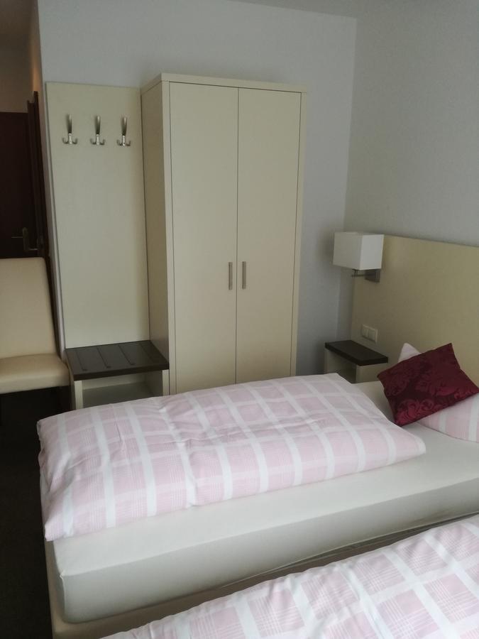 Zeesener Gasthof Hotel Koenigs Wusterhausen ภายนอก รูปภาพ